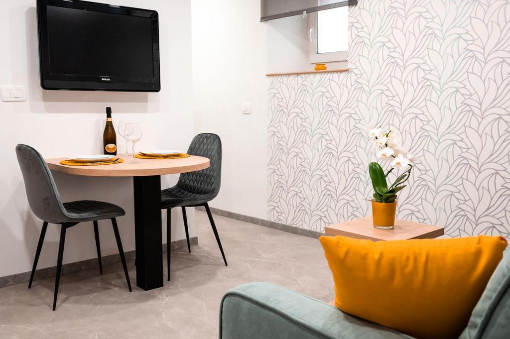 Epi - Edina Prava Izbira Appartement Izola Buitenkant foto